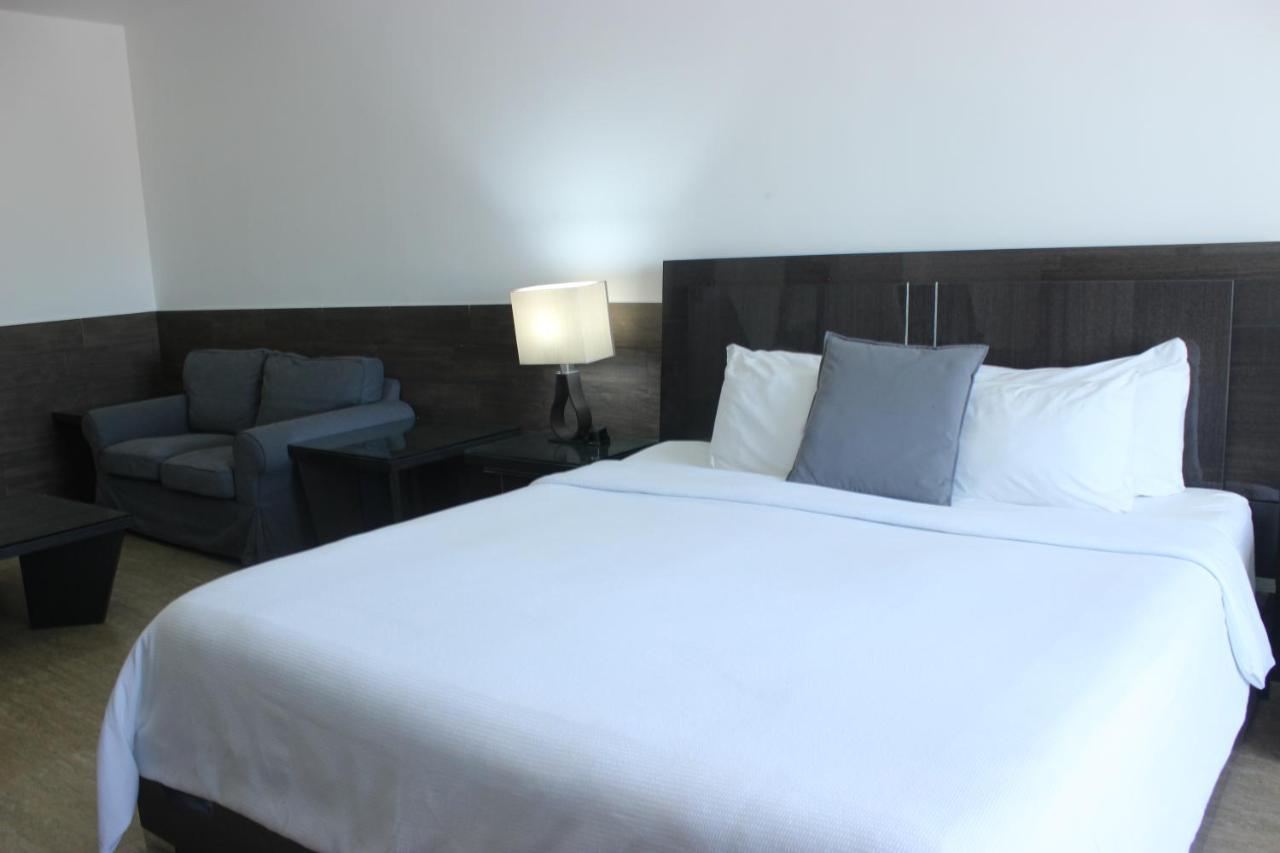 Beverly Hills: Hotel And Business Nuevo Cuscatlan Exterior foto